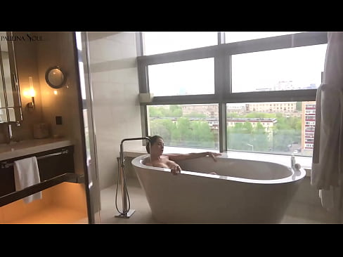 ❤️ Hiiglaslik beib kirglikult oma tussu riivimas vannitoas ❤️ Porno at us ﹏
